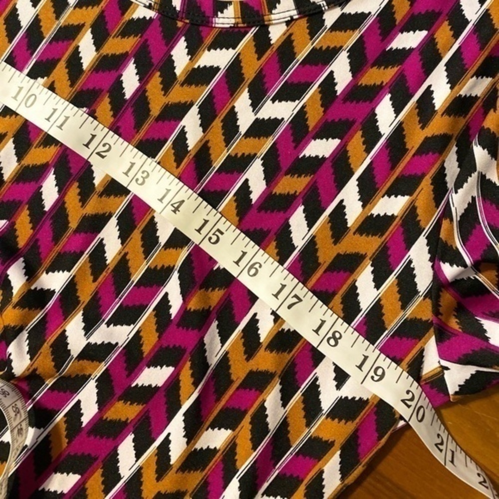 Misia Geometric Striped Flowy Top - Picture 8 of 9